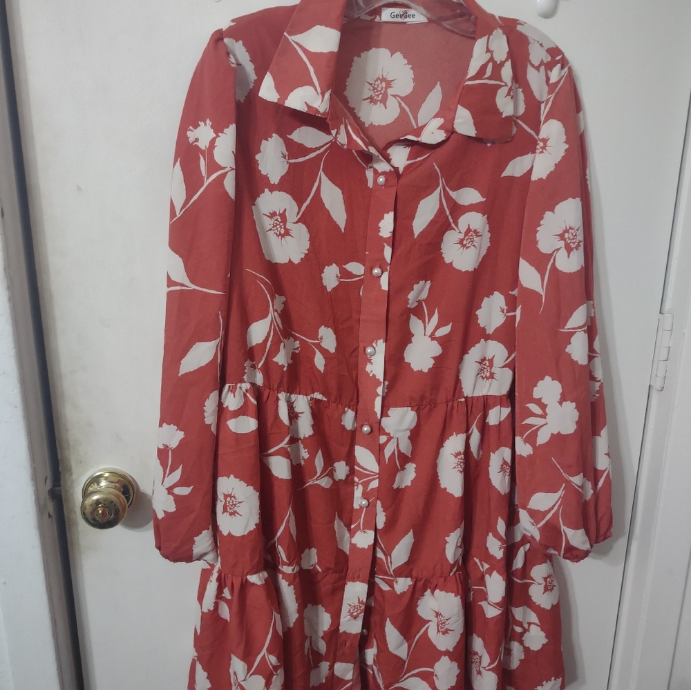 Floral Button-Up Dress in Orange and White - Picture 4 of 5